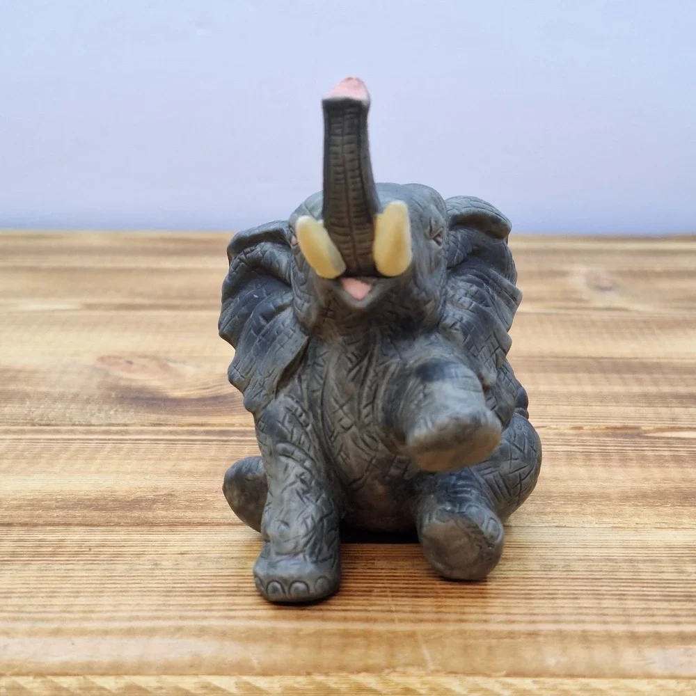 Baby Elephant Gray‎ sitting Trunk up Tusk Pink tongue 3.5